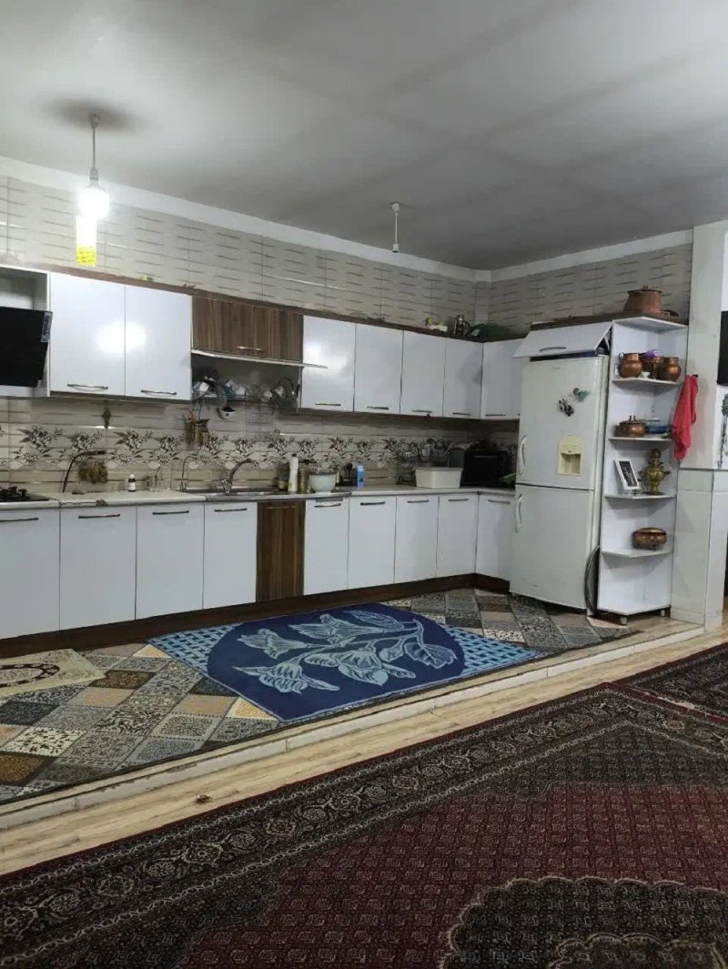 خانه 120 متری سه خوابه در شهرک فاطمیه قم14153532629