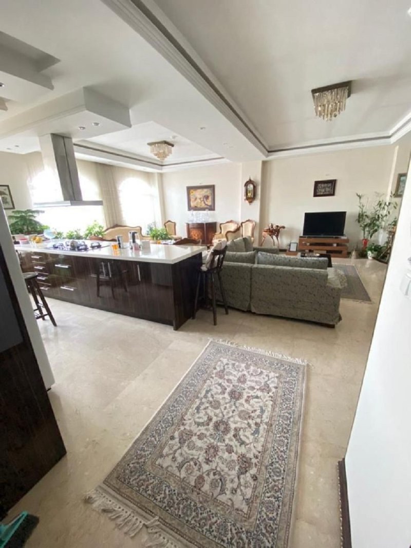 آپارتمان 126 متری سه خوابه در شهرک غرب تهران14186233093