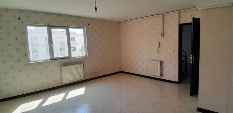 آپارتمان 82 متری دو خوابه در فاز 6 پرند