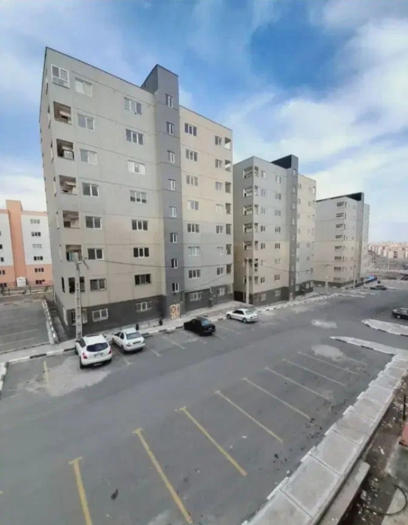 آپارتمان 82 متری دو خوابه در فاز 6 پرند14219833760