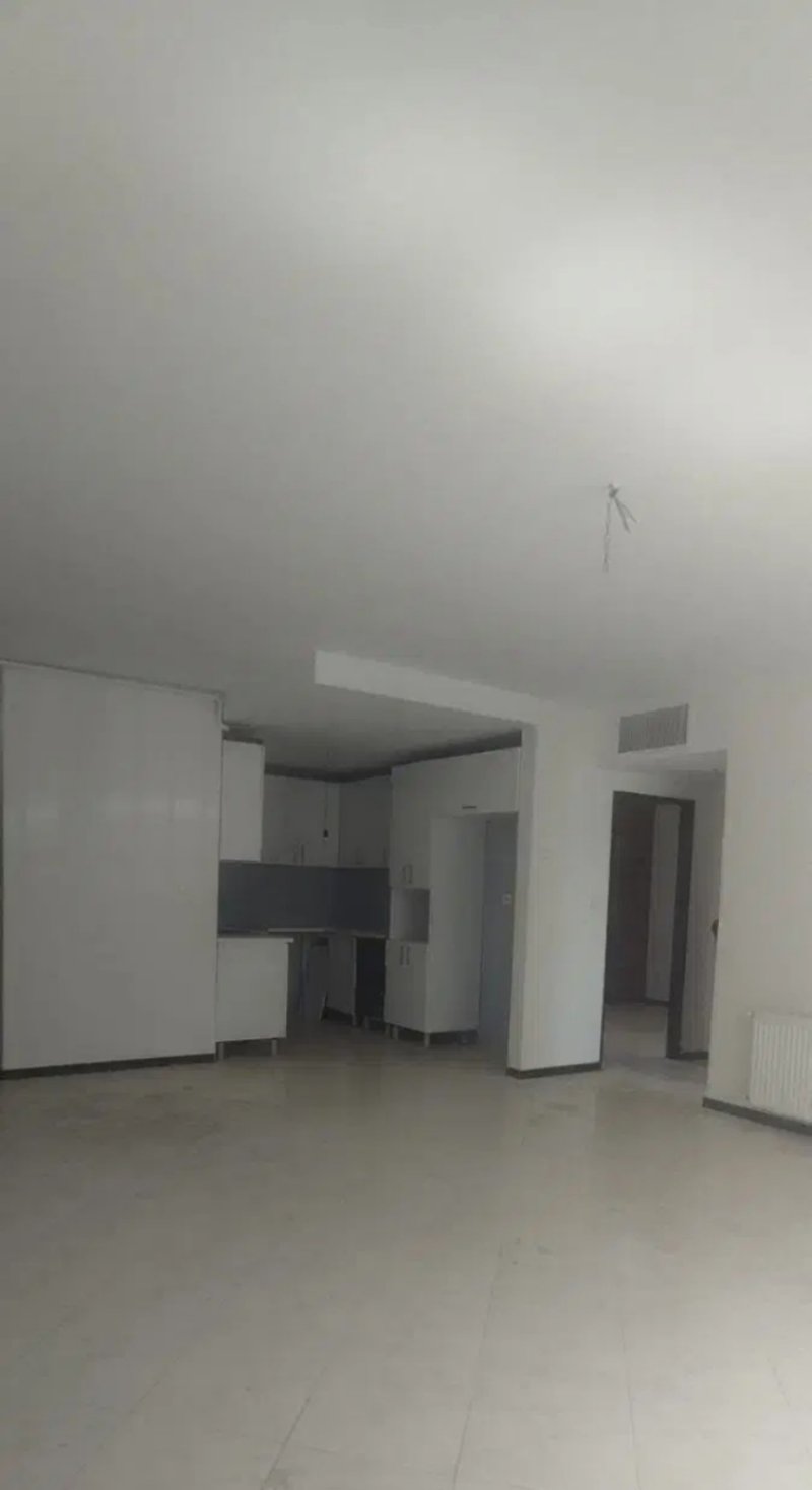 آپارتمان 83 متری دو خوابه در فاز 6 پرند