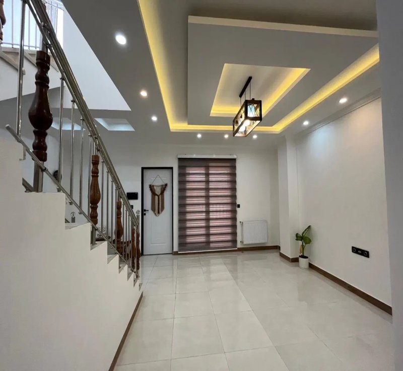 خانه 200 متری سه خوابه در خیابان بابل قائم شهر14312935134