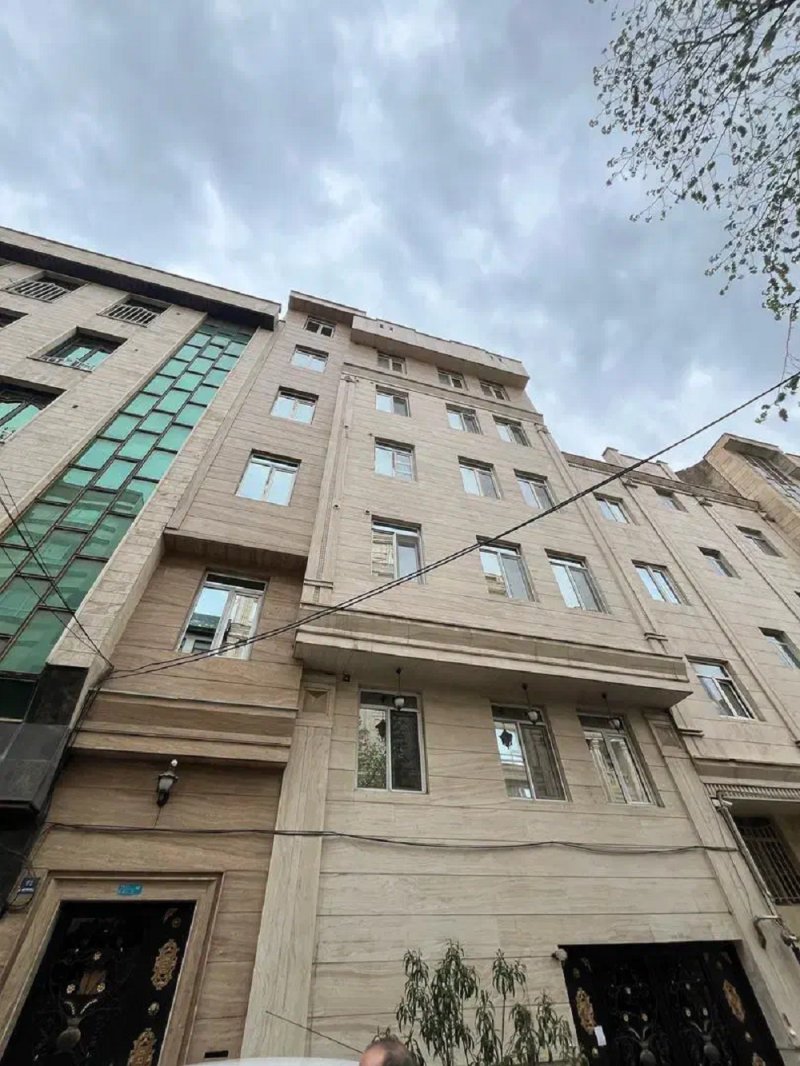 کلنگی 250 متری در آسمان تهران