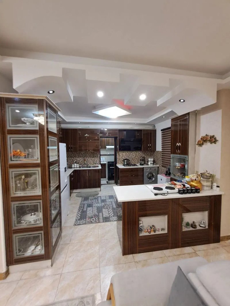 آپارتمان 140 متری سه خوابه در معلم رشت14384836328