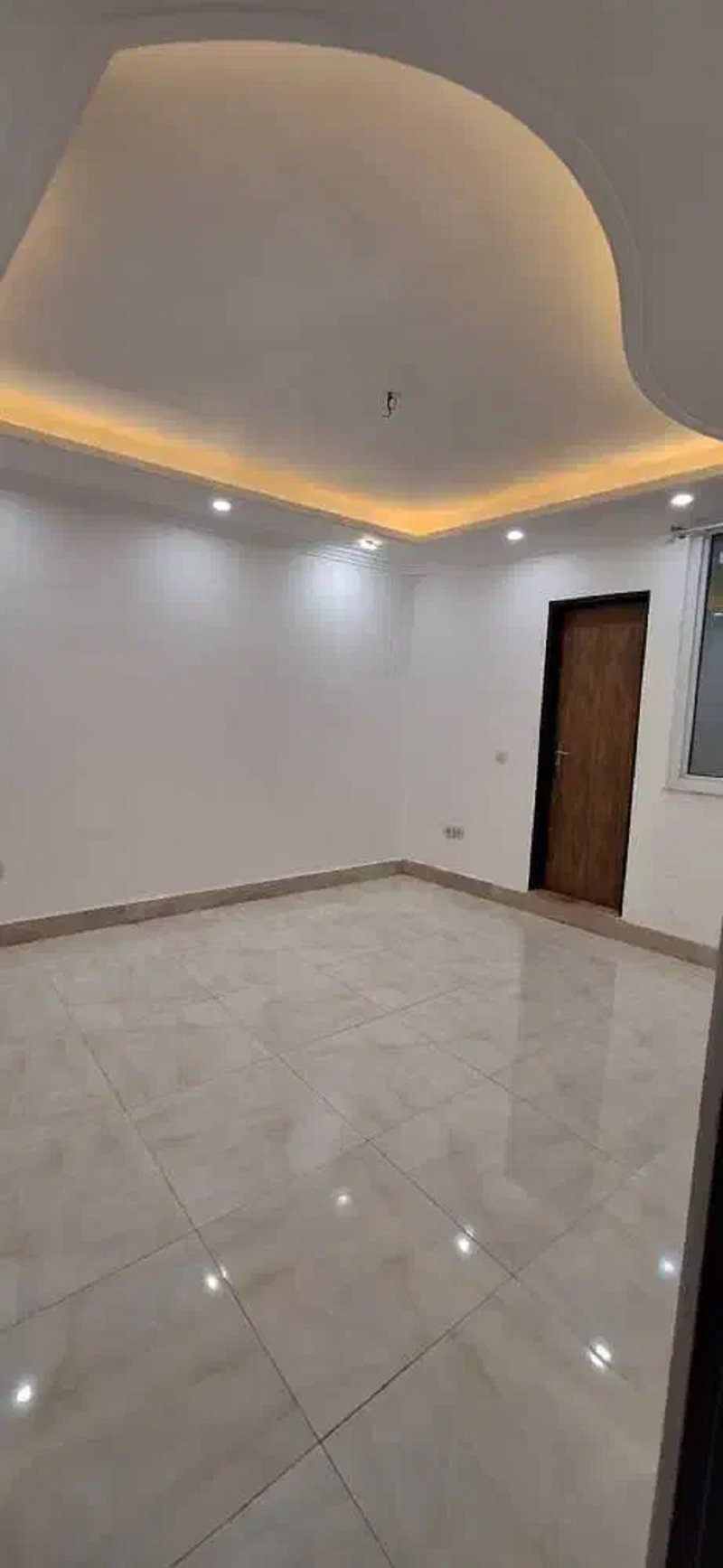 اداری 160 متری چهارخوابه در جاده فرح آباد ساری14441936982