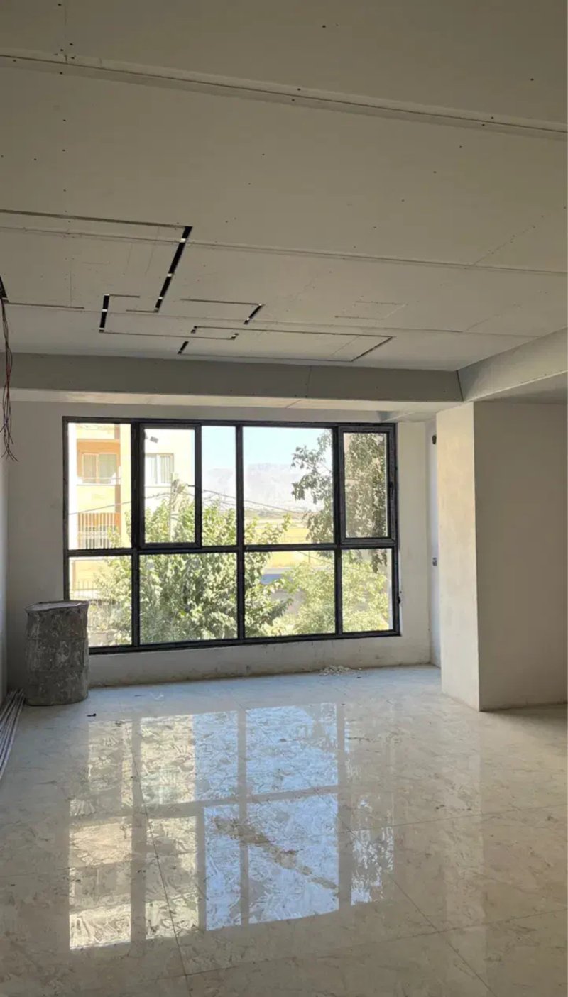 آپارتمان 98 متری دو خوابه در کوی زنبق کرج14484737454