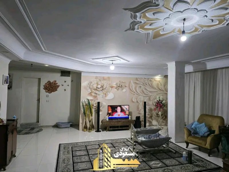 آپارتمان 135 متری دو خوابه در خیابان ولیعصر تهران