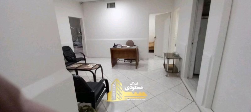 تجاری 102 متری سه خوابه در میدان امام خمینی شهریار
