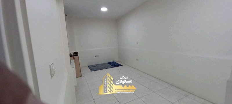 تجاری 102 متری سه خوابه در میدان امام خمینی شهریار14505637658