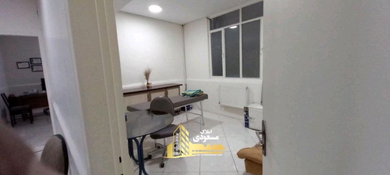 تجاری 102 متری سه خوابه در میدان امام خمینی شهریار14505637660