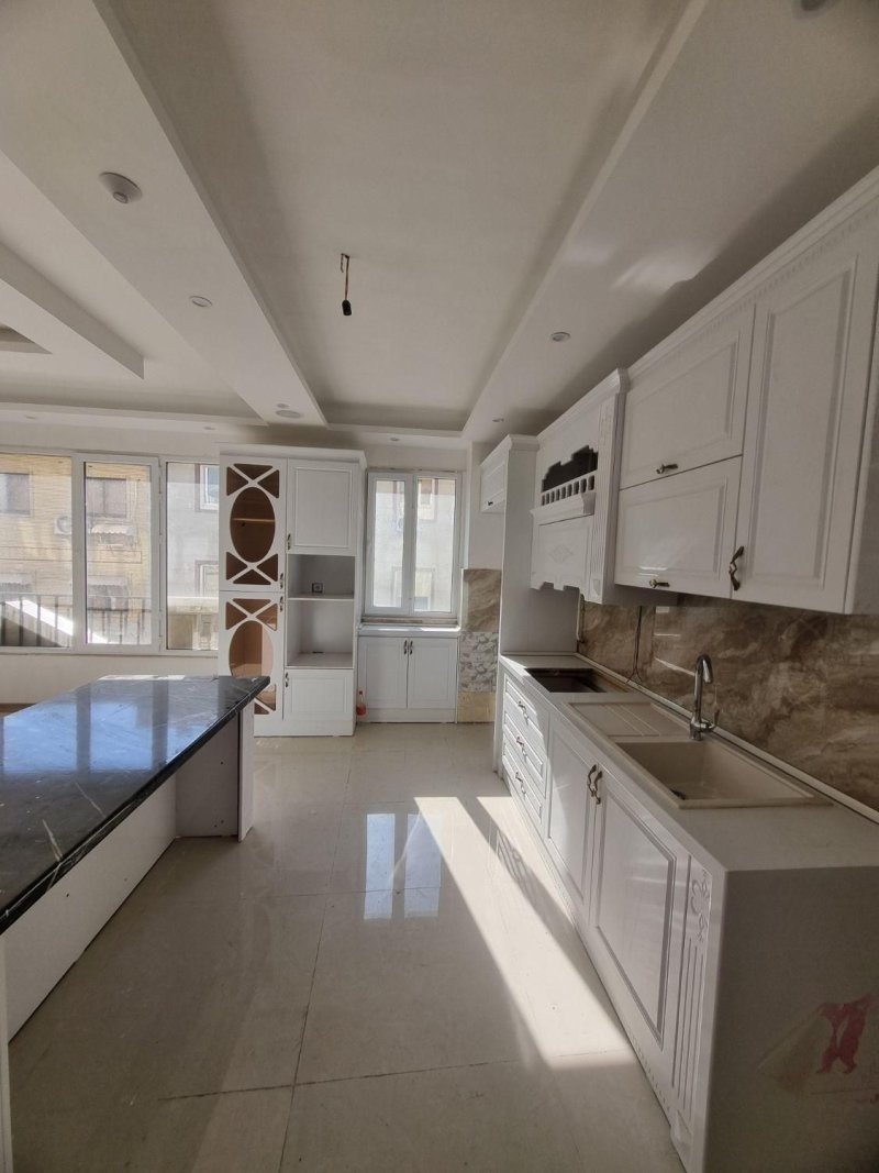 آپارتمان 193 متری سه خوابه در نیکرام رشت14540738147