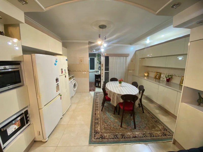 آپارتمان 180 متری سه خوابه در سلمان فارسی ساری14545838353