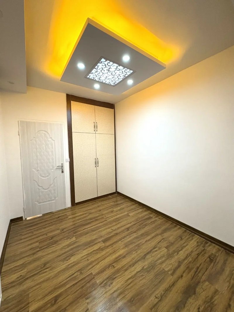 آپارتمان 94 متری دو خوابه در فاز 6 پرند14569638900