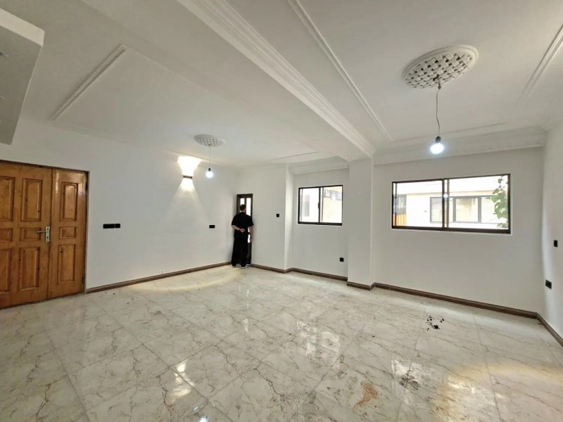 آپارتمان 105 متری دو خوابه در خیابان تهران قائم شهر14581339207