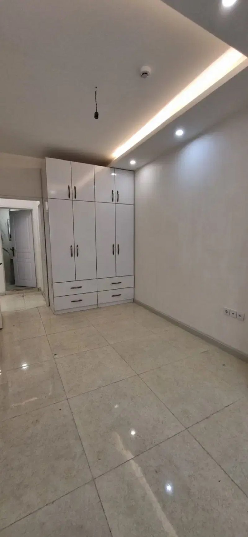 آپارتمان 201 متری سه خوابه در معلم رشت14585539281