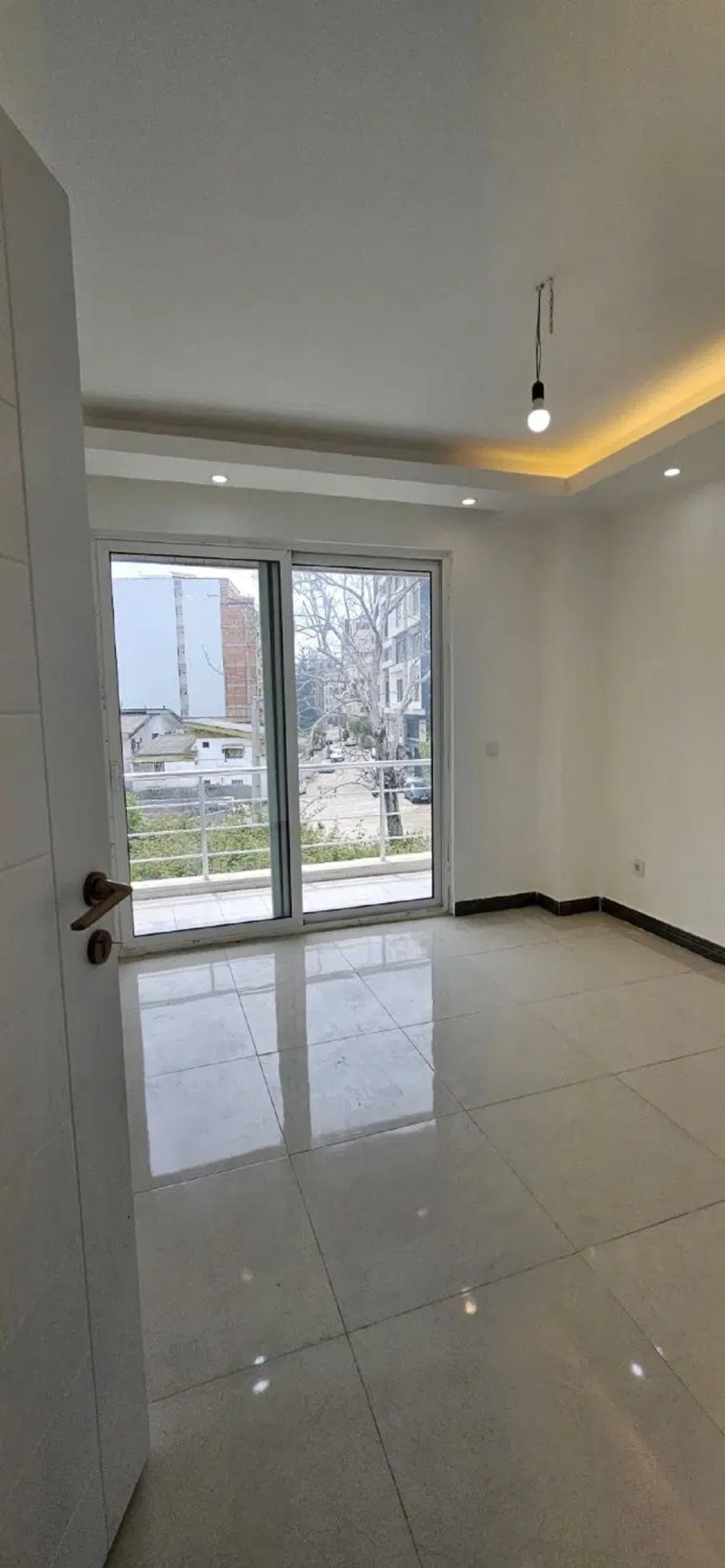 آپارتمان 180 متری سه خوابه در رادیو دریا چالوس14590339400