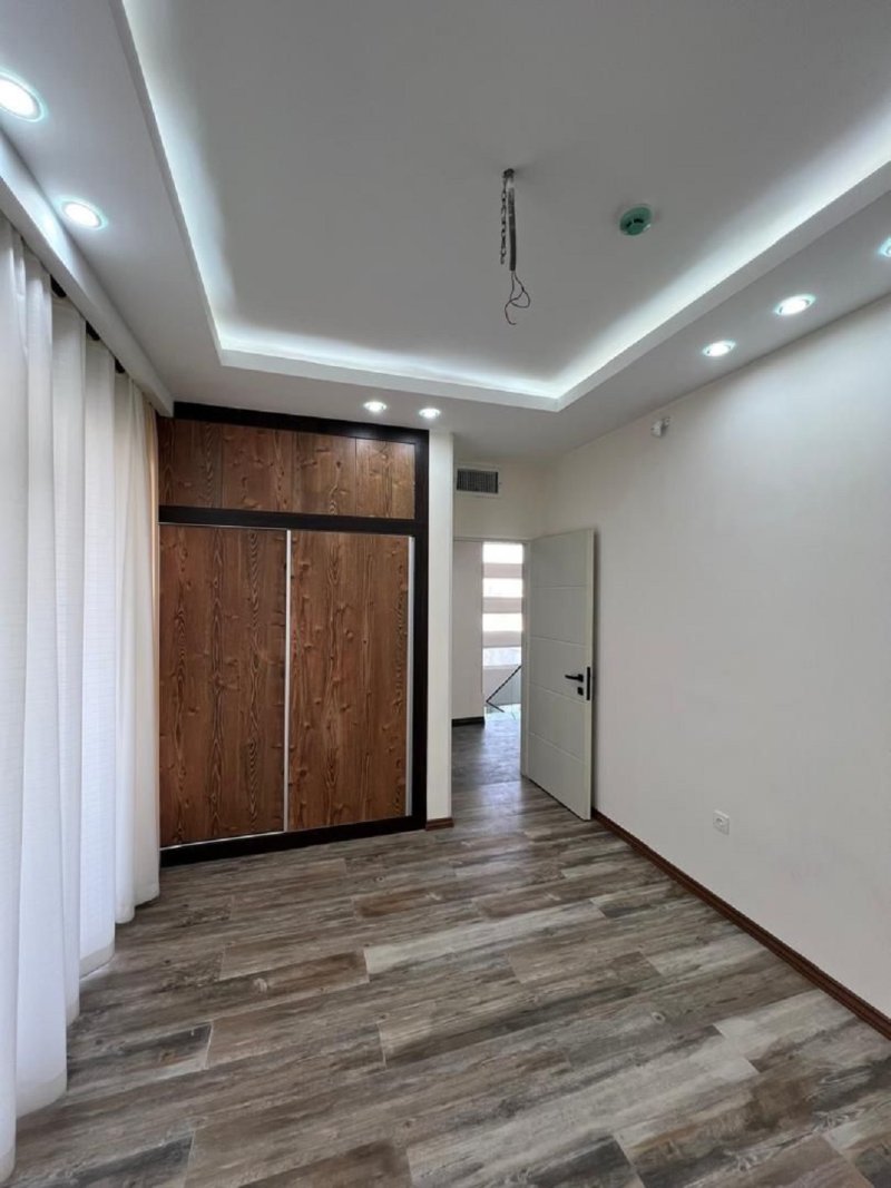 ویلا 1000 متری چهارخوابه در طاووسیه کرج14593539480