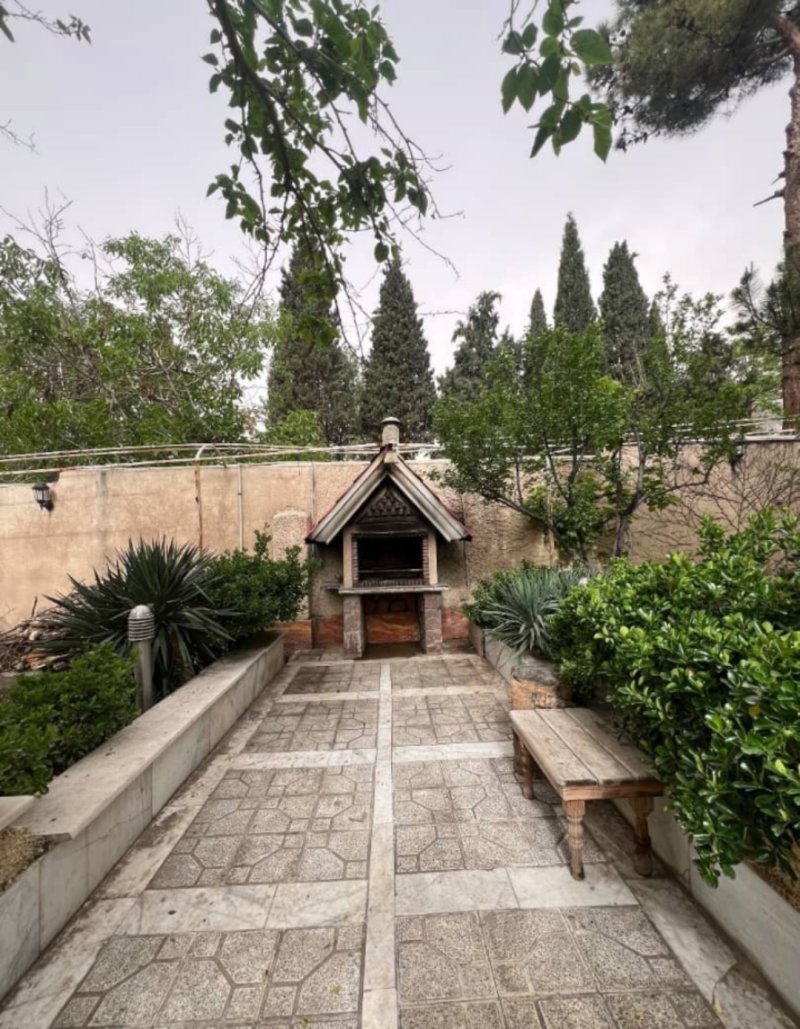 ویلا 1000 متری سه خوابه در طاووسیه کرج14608639671