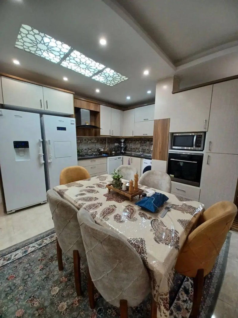 آپارتمان 306 متری سه خوابه در میدان ولیعصر رشت14639639855