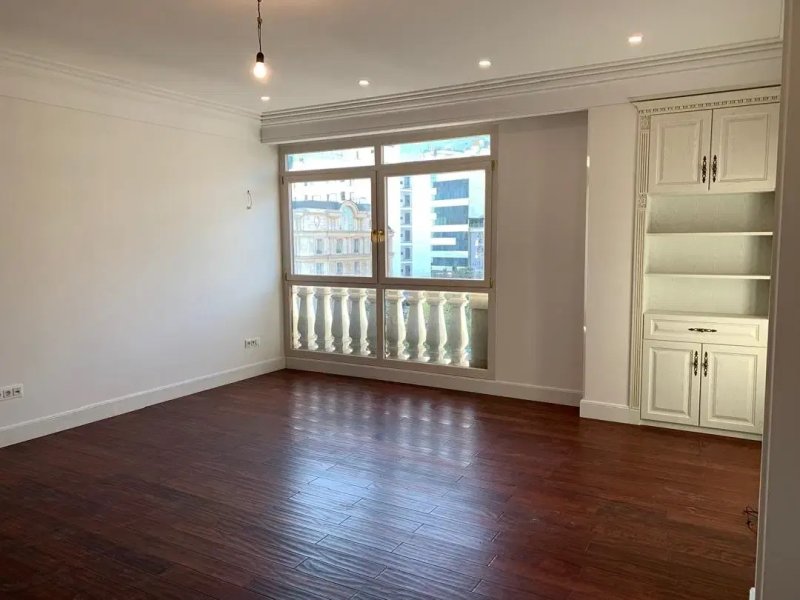 آپارتمان 330 متری چهارخوابه در نیاوران تهران14663239957