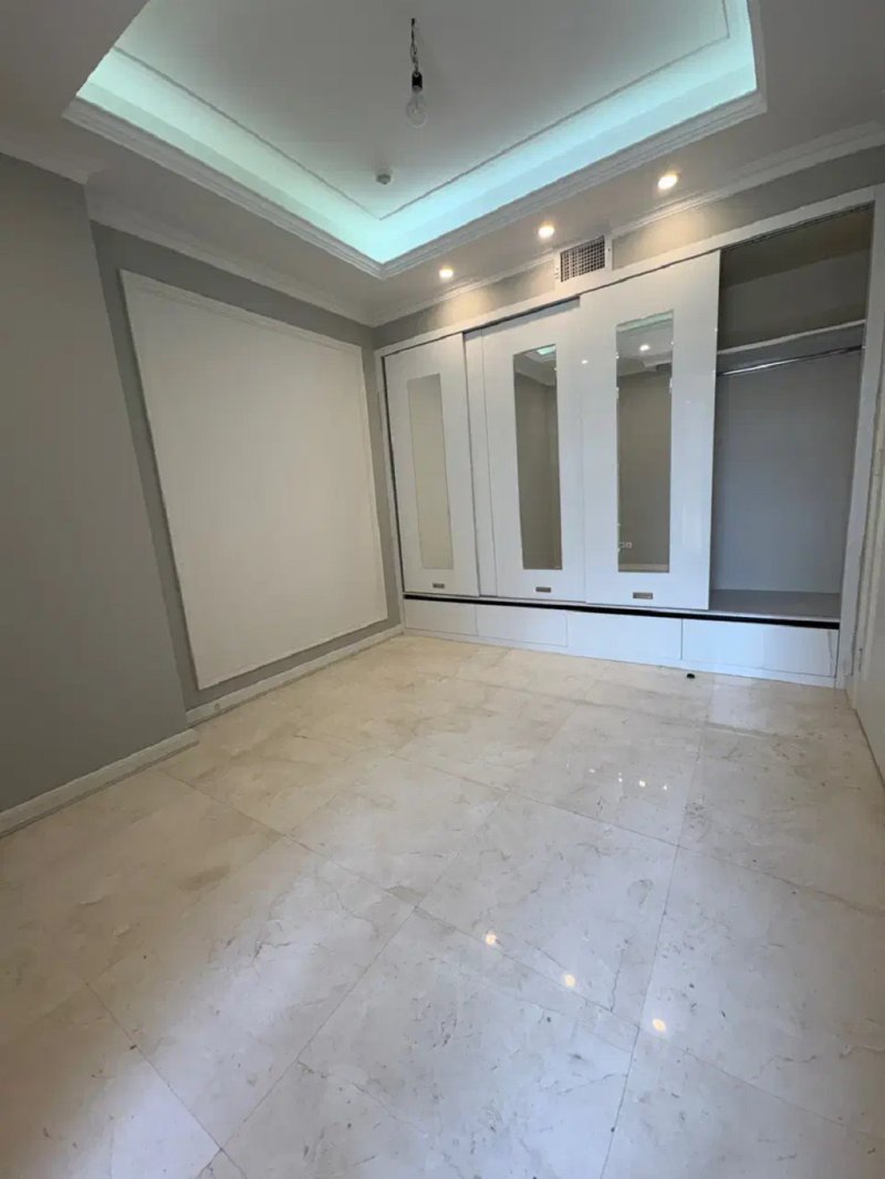 آپارتمان 95 متری دو خوابه در شهرک غرب تهران14674740034