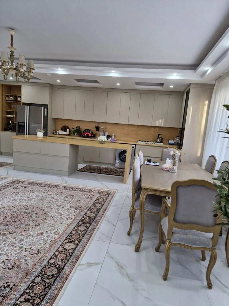 آپارتمان 145 متری سه خوابه در وائین شهریار14684940116