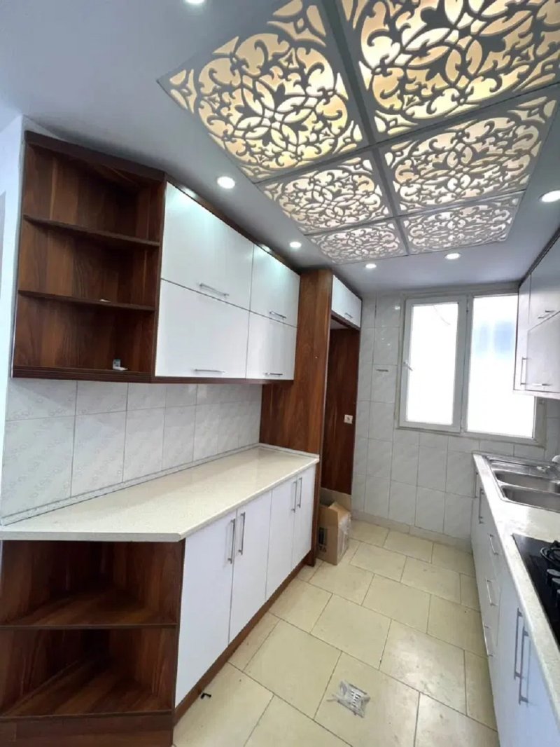 آپارتمان 90 متری دو خوابه در فاز 6 پرند14685240121