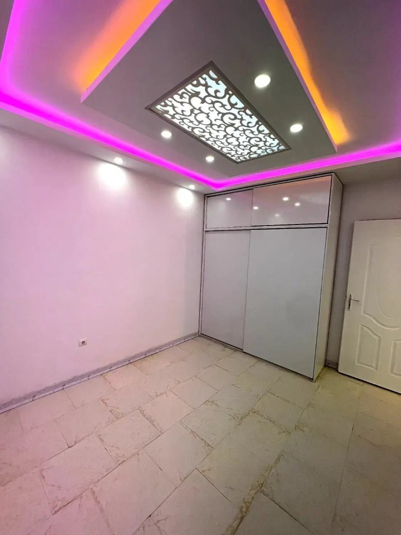 آپارتمان 98 متری دو خوابه در فاز 6 پرند14685540131