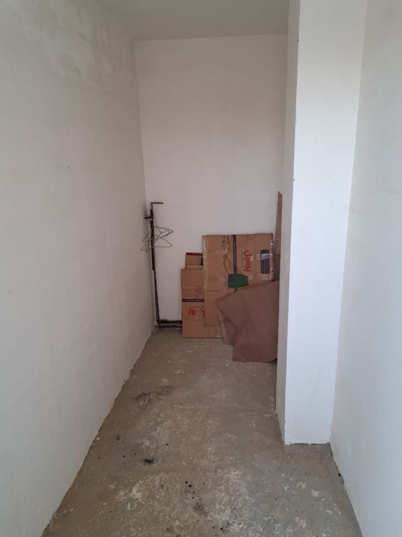 آپارتمان 80 متری دو خوابه در فاز ۲ بهارستان14695740219