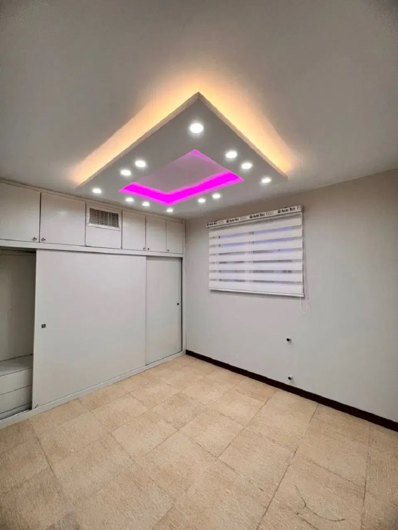 آپارتمان 98 متری دو خوابه در فاز 6 پرند14695840229