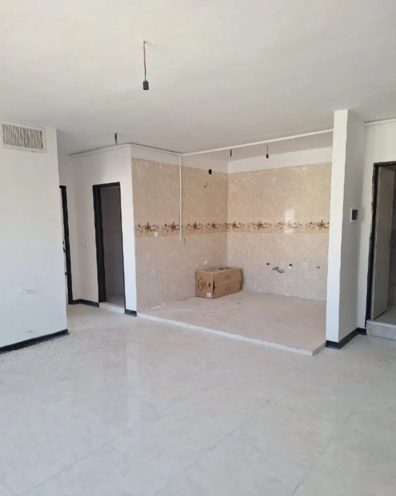 آپارتمان 83 متری دو خوابه در فاز 6 پرند14696840258