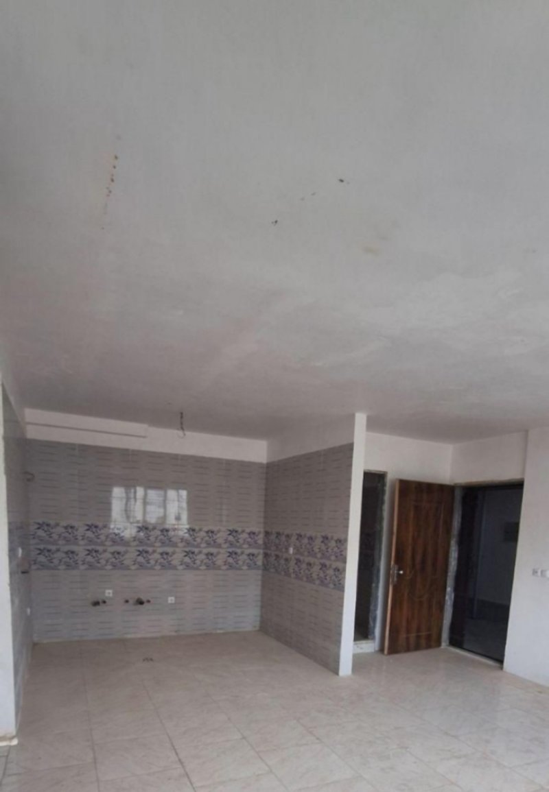 آپارتمان 83 متری دو خوابه در فاز 6 پرند14700540276