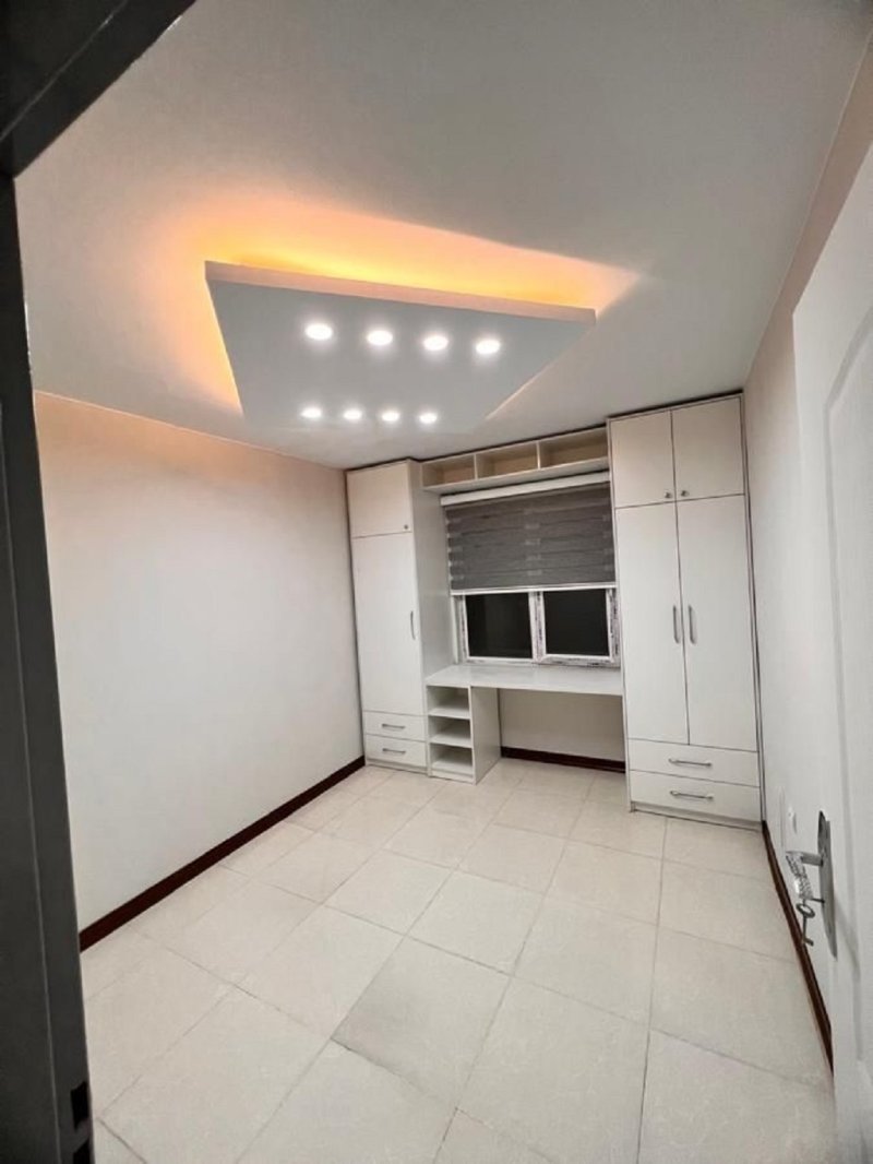 آپارتمان 98 متری دو خوابه در فاز 6 پرند14701940299