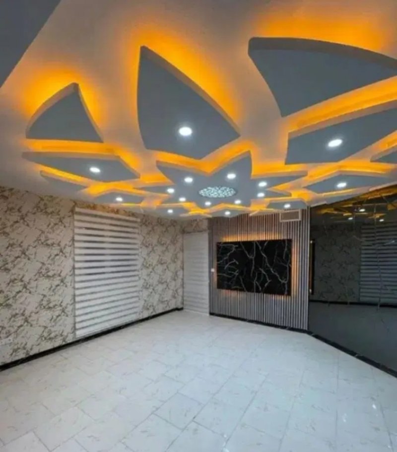 آپارتمان 83 متری دو خوابه در فاز 6 پرند14704040333