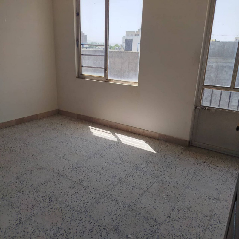 آپارتمان 82 متری دو خوابه در خیابان اراک ملایر1264394042