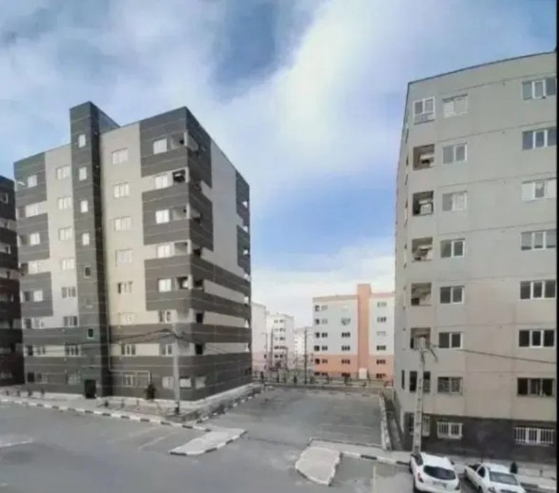 آپارتمان 75 متری دو خوابه در فاز 6 پرند14716840432
