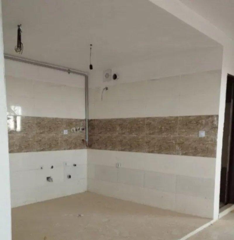 آپارتمان 84 متری دو خوابه در فاز 6 پرند14716940435