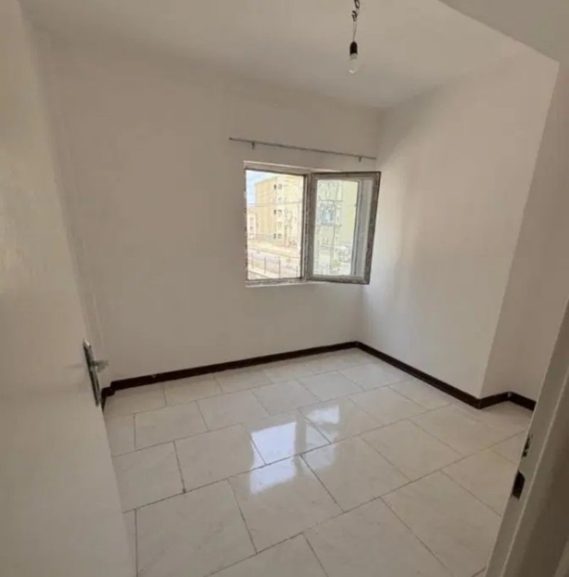 آپارتمان 84 متری دو خوابه در فاز 6 پرند14717140441