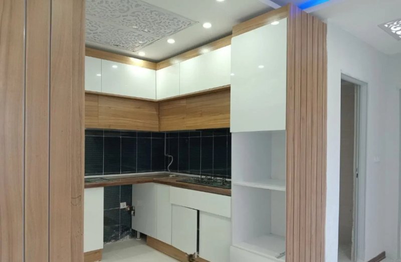 آپارتمان 83 متری دو خوابه در فاز 6 پرند
