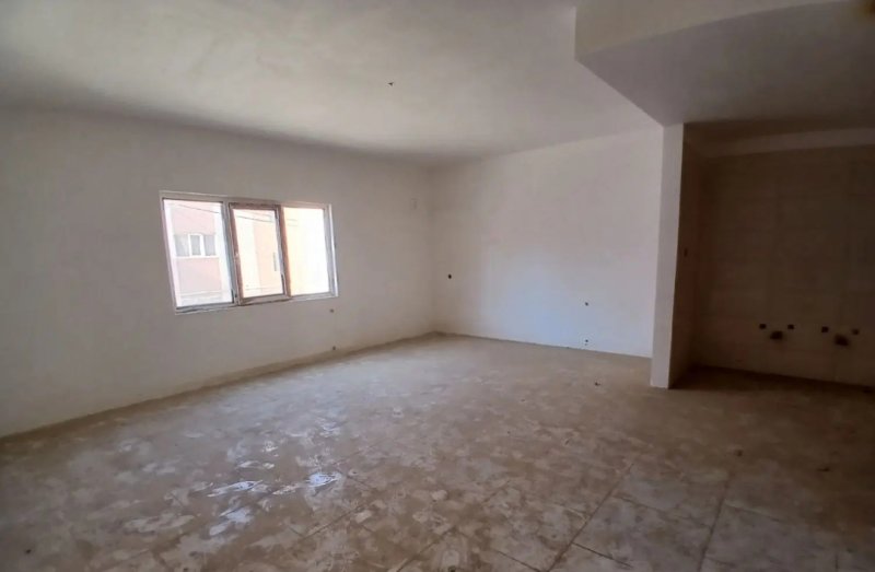 آپارتمان 82 متری دو خوابه در فاز 6 پرند14718340457