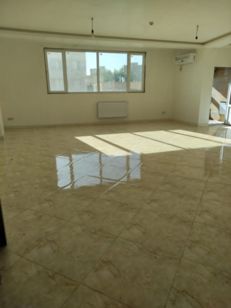 آپارتمان 114 متری دو خوابه در خیابان برق ملایر1264414050