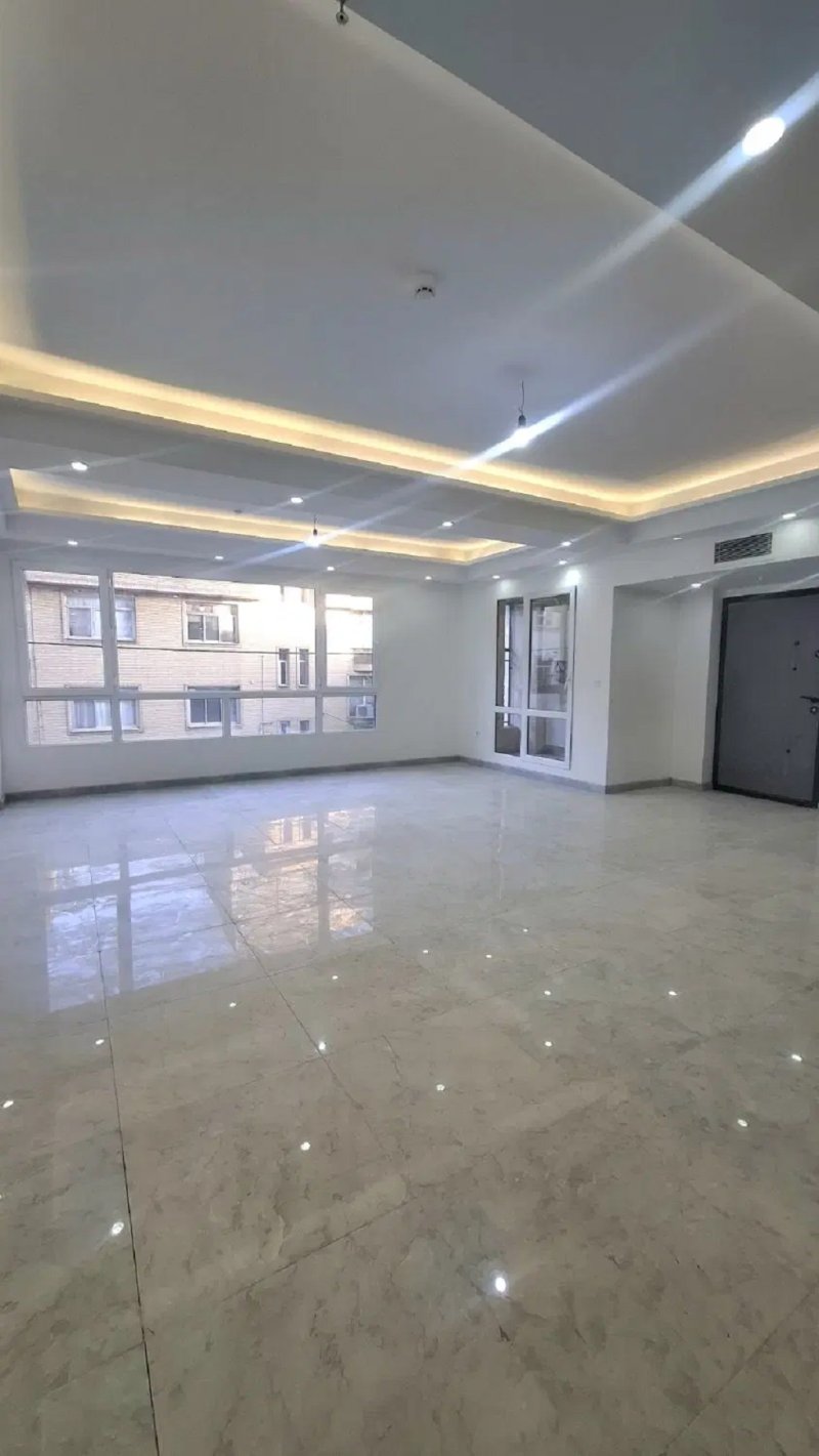 آپارتمان 112 متری دو خوابه در درختی تهران14731440541