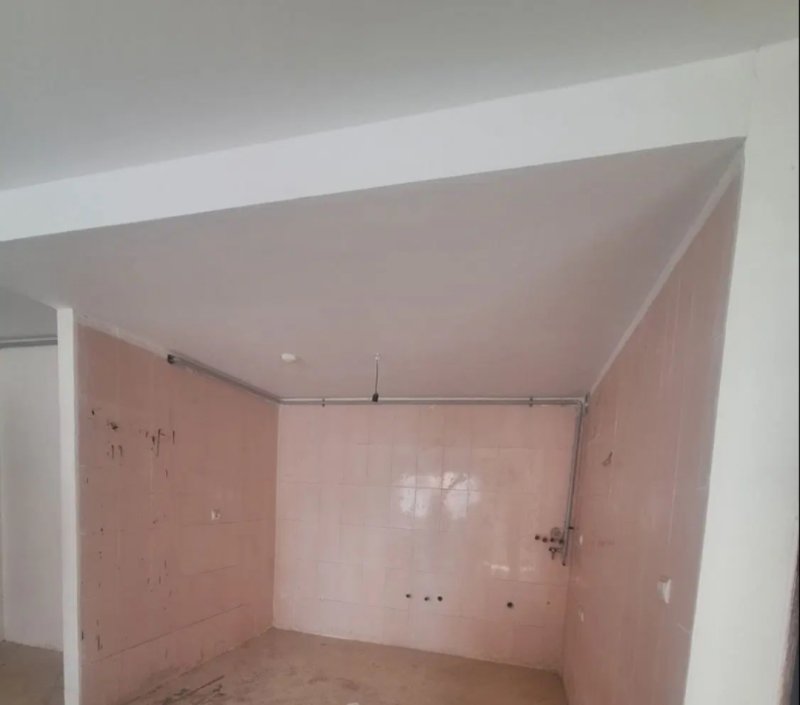 آپارتمان 83 متری دو خوابه در فاز 6 پرند14756340705
