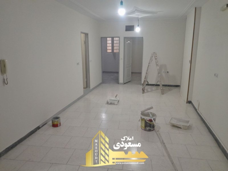 آپارتمان 94 متری دو خوابه در امیریه شهریار14757440730