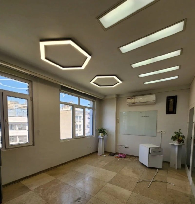 اداری 70 متری دو خوابه در جردن تهران14757840742
