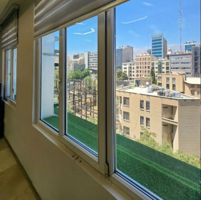 اداری 70 متری دو خوابه در جردن تهران14757840743