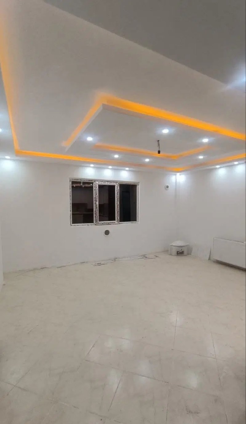 آپارتمان 83 متری دو خوابه در فاز 6 پرند