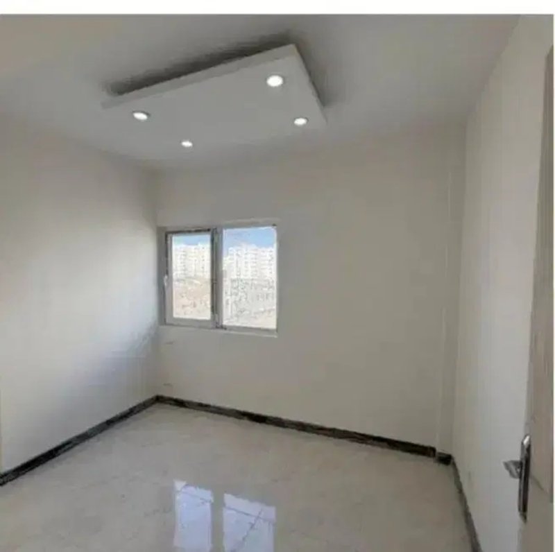 آپارتمان 76 متری دو خوابه در فاز 6 پرند14773340939