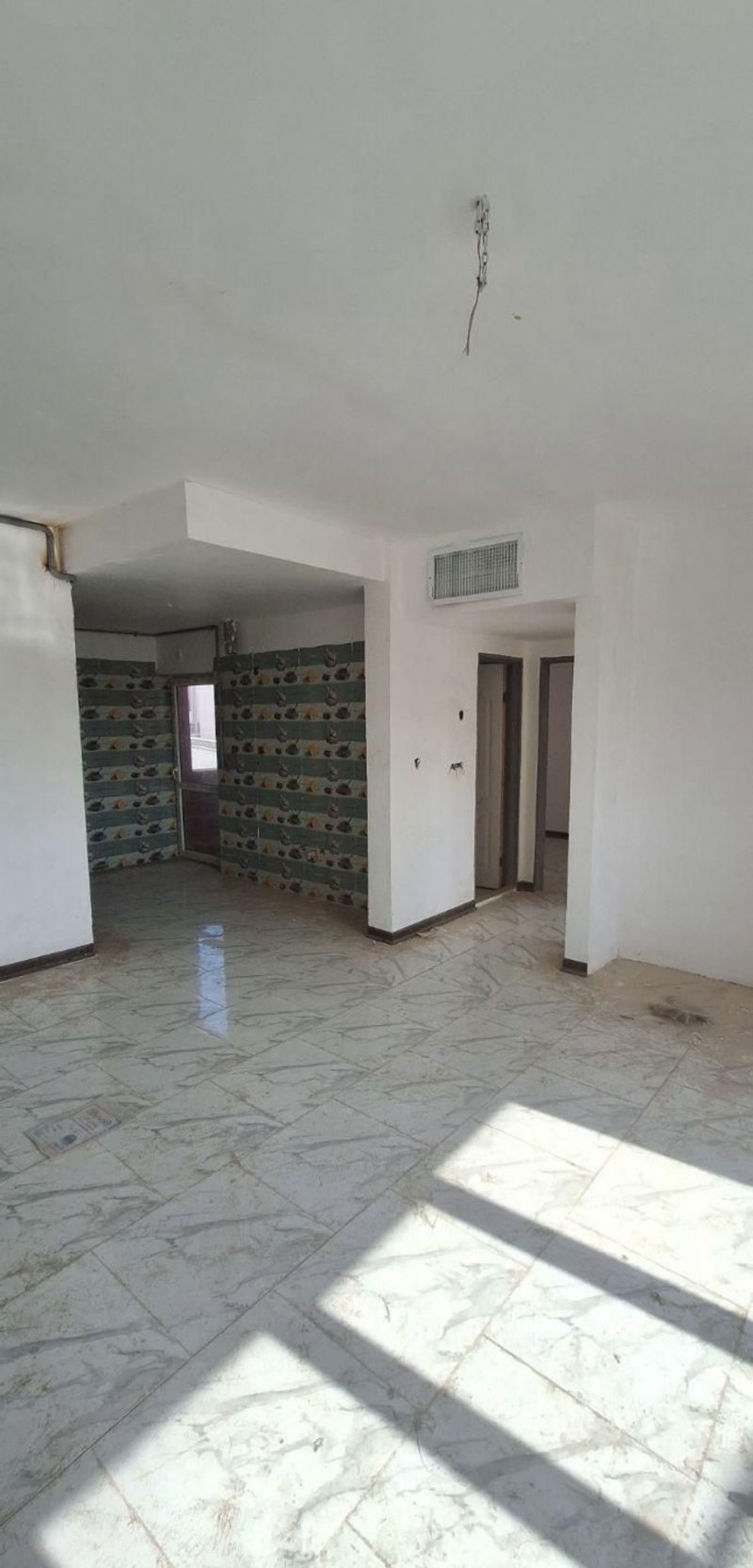 آپارتمان 83 متری دو خوابه در فاز 6 پرند