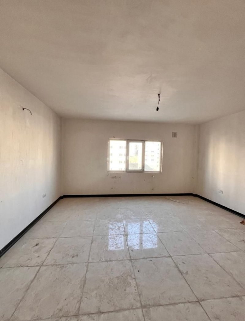 آپارتمان 84 متری دو خوابه در فاز 6 پرند14774840972